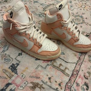 Nike Women's Sneakers - White and Peach